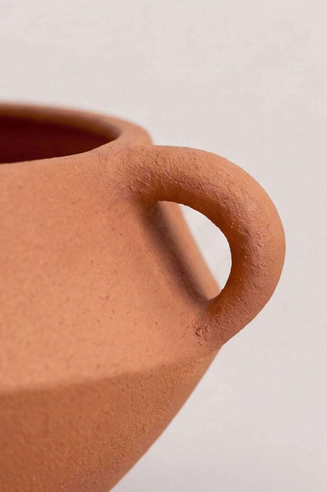 Kulplu Terracotta Çanak Kase